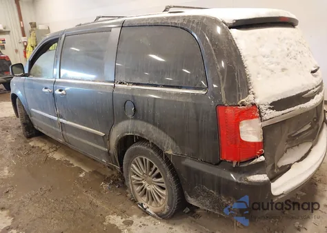 2014 Chrysler Town & Country Touring-L z USA, uszkodzony, nr VIN 2C4RC1CG0ER466778